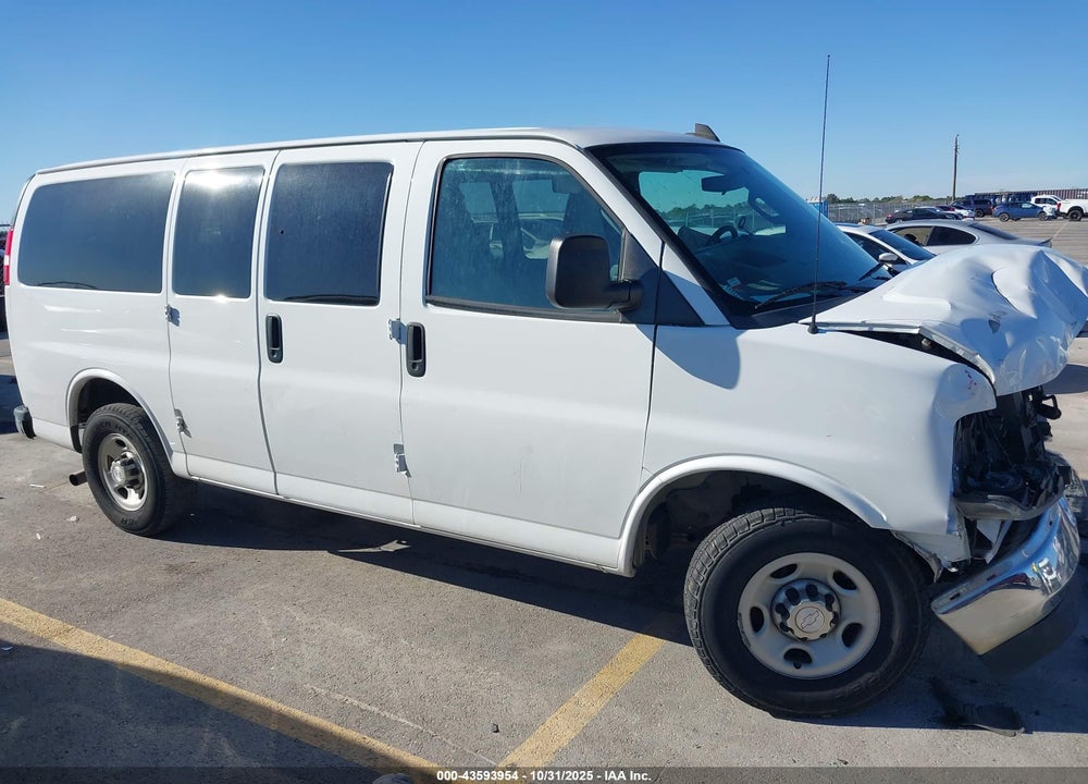 2017 CHEVROLET EXPRESS 2500 LT VIN: 1GAWGFFG2H1333330