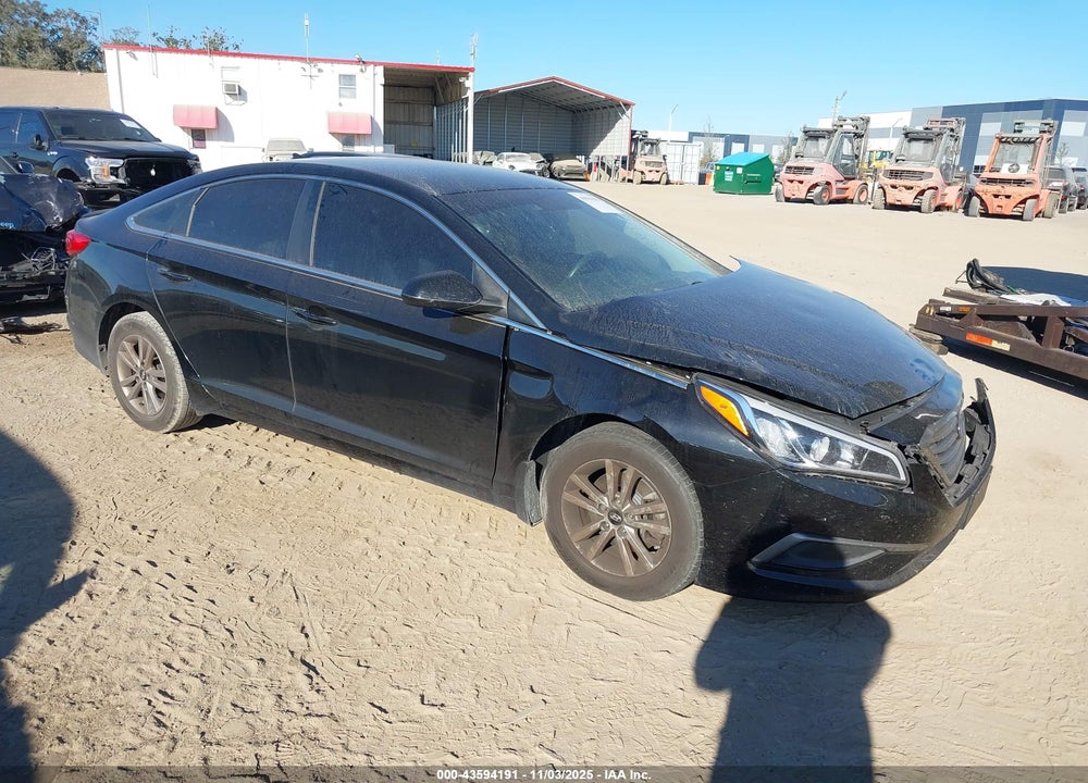 2016 HYUNDAI SONATA VIN: 5NPE24AF1GH311573