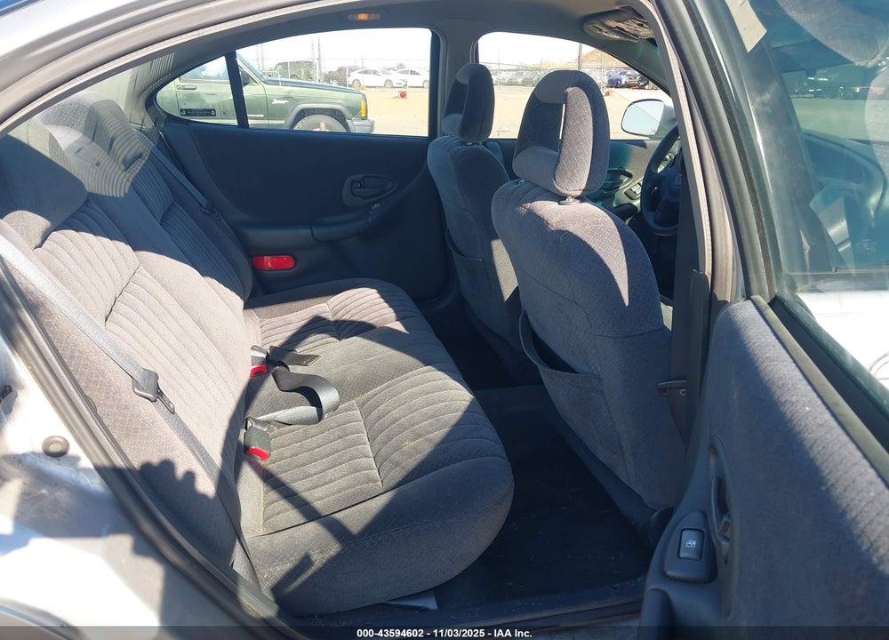 2002 PONTIAC GRAND PRIX SE VIN: 1G2WK52J82F105381