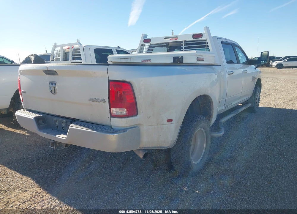 2018 RAM 3500 SLT  4X4 8' BOX VIN: 3C63RRHL9JG343173