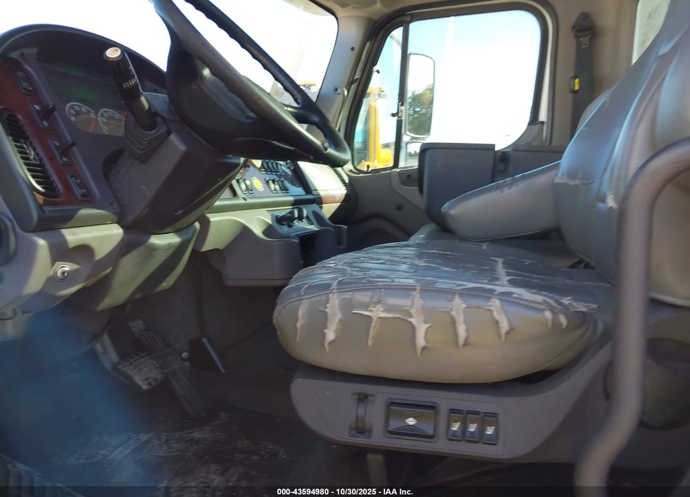 2020 FREIGHTLINER M2 106 VIN: 1FVACWFC1LHKV6402
