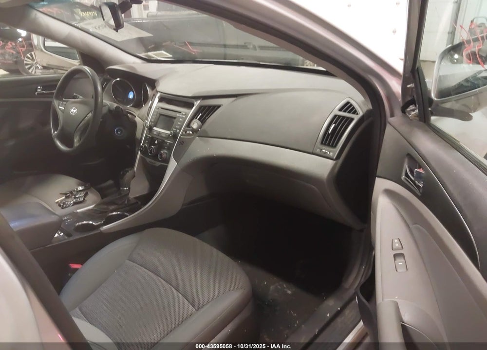 2014 HYUNDAI SONATA GLS VIN: 5NPEB4AC4EH924726