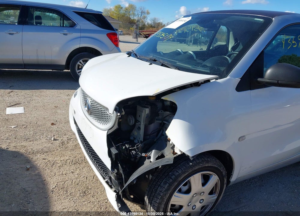 2016 SMART FORTWO PURE VIN: WMEFJ5DA2GK126111