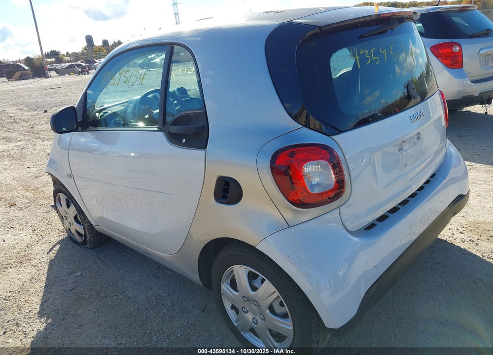2016 SMART FORTWO PURE VIN: WMEFJ5DA2GK126111