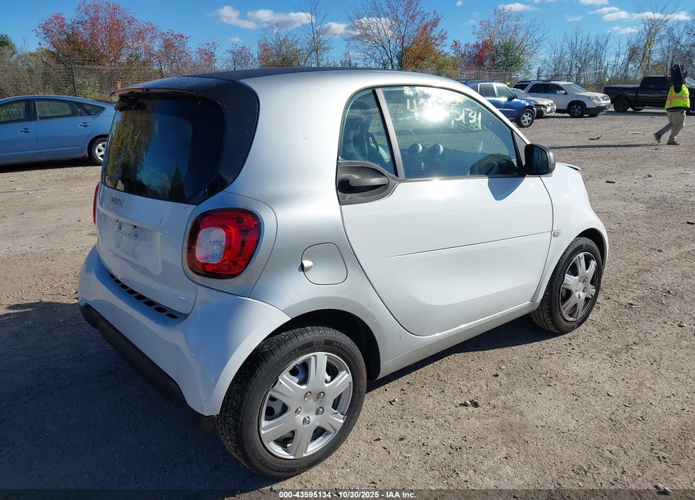 2016 SMART FORTWO PURE VIN: WMEFJ5DA2GK126111