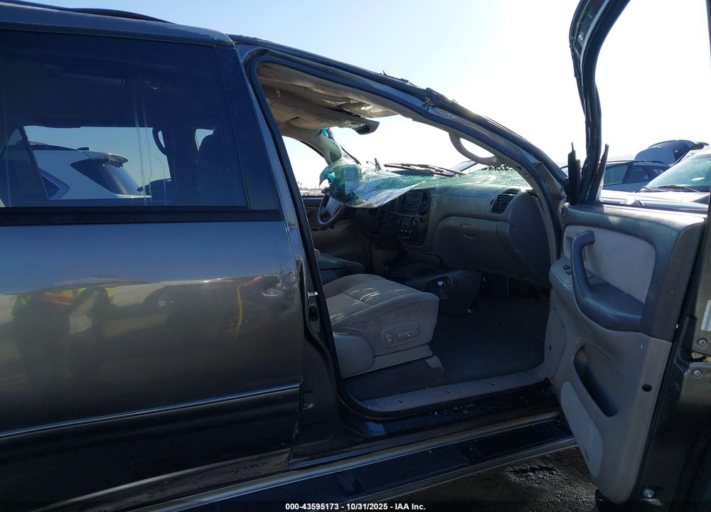 2004 TOYOTA SEQUOIA SR5 V8 VIN: 5TDBT44A84S227191