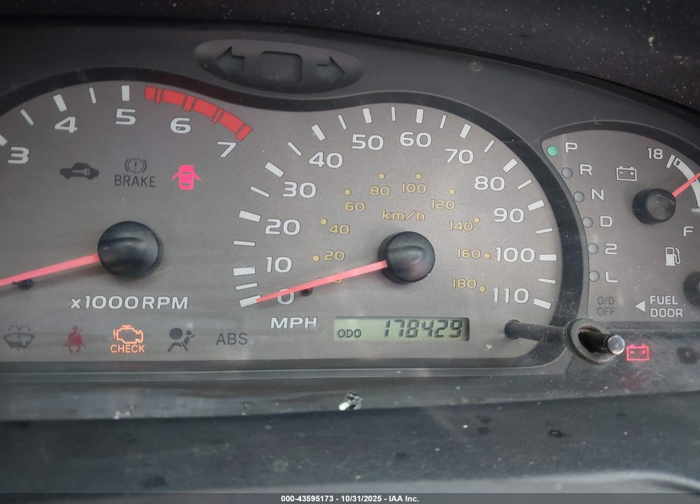 2004 TOYOTA SEQUOIA SR5 V8 VIN: 5TDBT44A84S227191