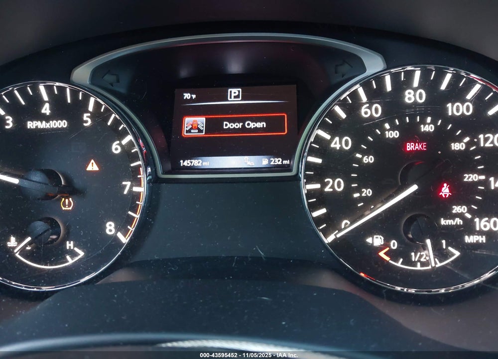 2017 NISSAN PATHFINDER VIN: 5N1DR2MN6HC631334
