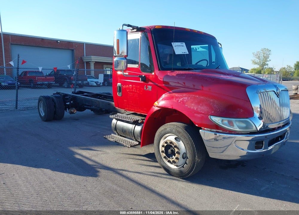 2002 INTERNATIONAL 4000 4300 VIN: 1HTMMAAL92H547893