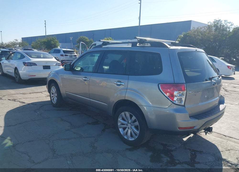 2011 SUBARU FORESTER 2.5X PREMIUM VIN: JF2SHACC6BH762980