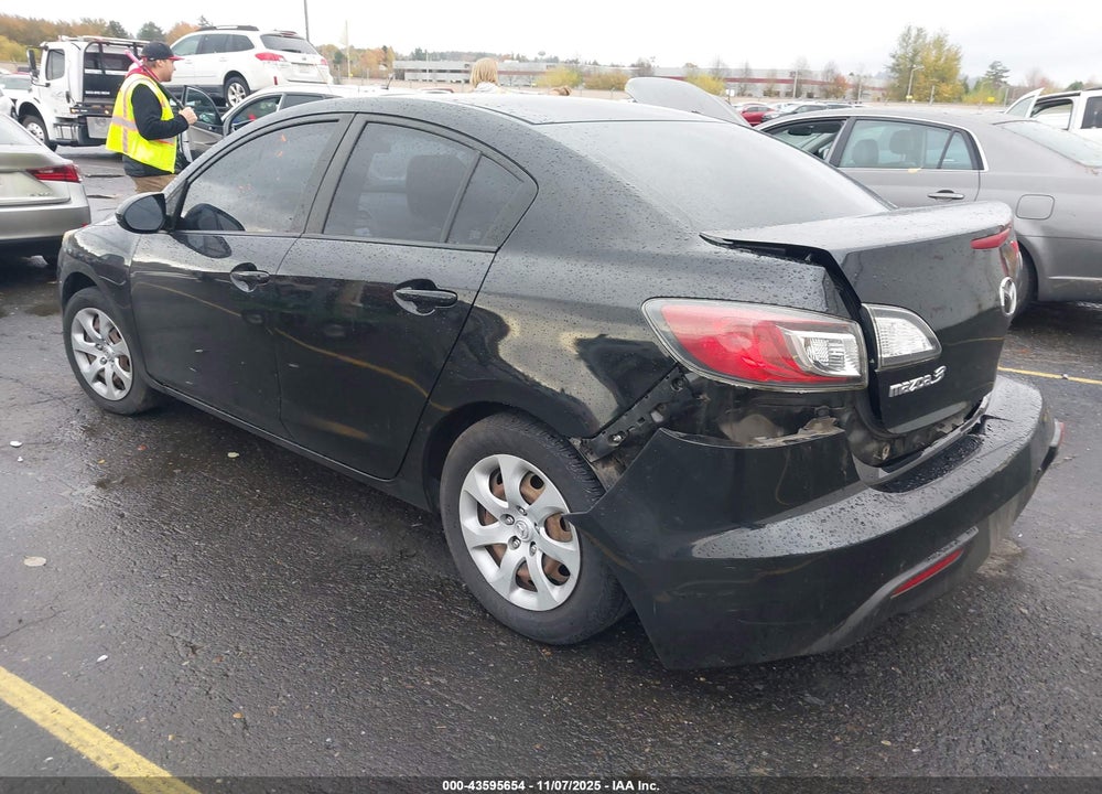 2011 MAZDA 3 I SPORT VIN: JM1BL1UG0B1492510