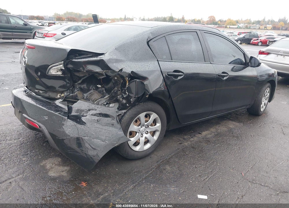 2011 MAZDA 3 I SPORT VIN: JM1BL1UG0B1492510