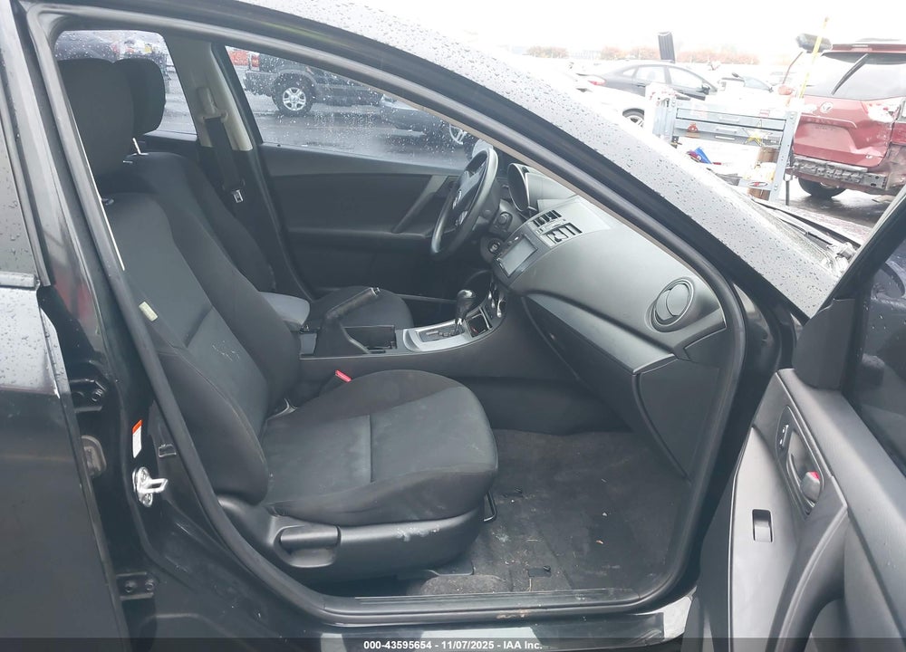 2011 MAZDA 3 I SPORT VIN: JM1BL1UG0B1492510