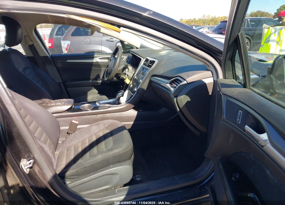 2014 FORD FUSION SE VIN: 1FA6P0H70E5352180
