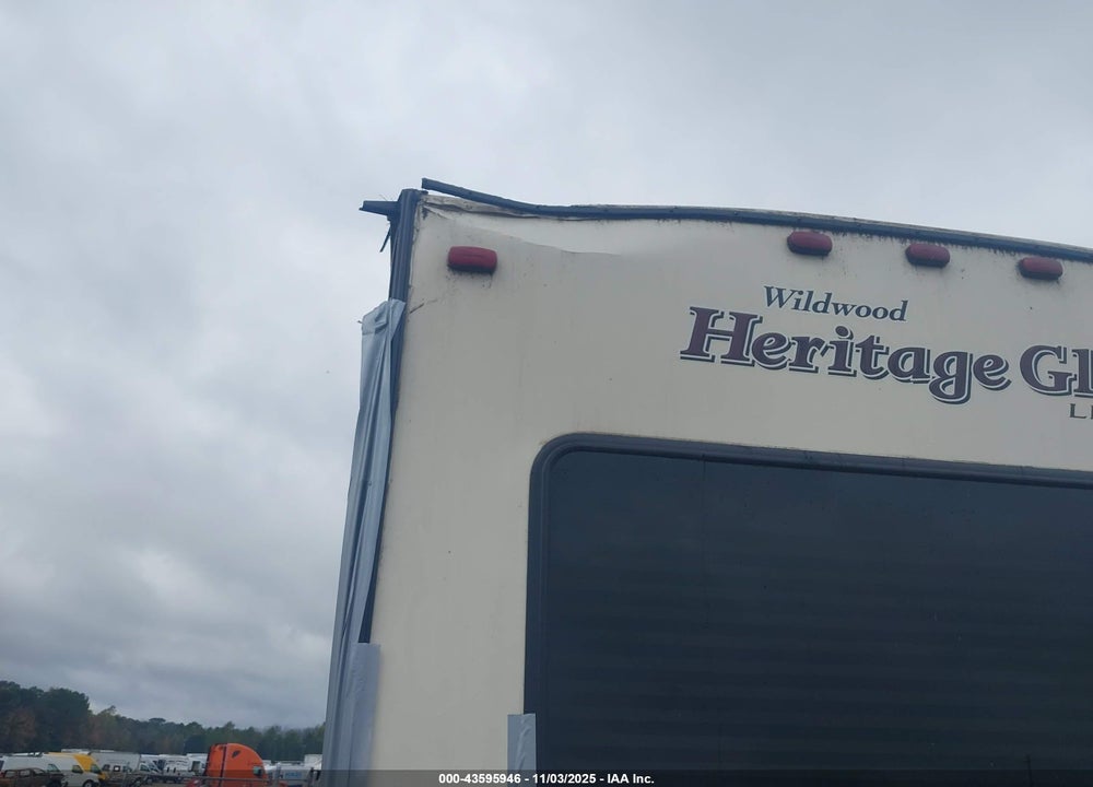 2017 FOREST RIVER WILDWOOD 5TH WHL TRAVEL TRAILER 37' VIN: 4X4FWBN26HU012103