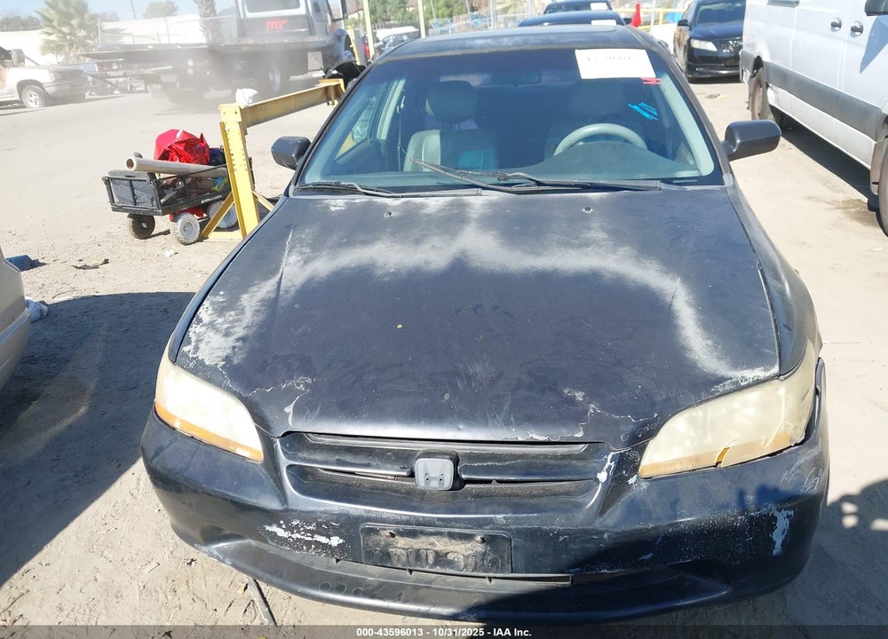 1998 HONDA ACCORD EX VIN: 1HGCG6670WA242288