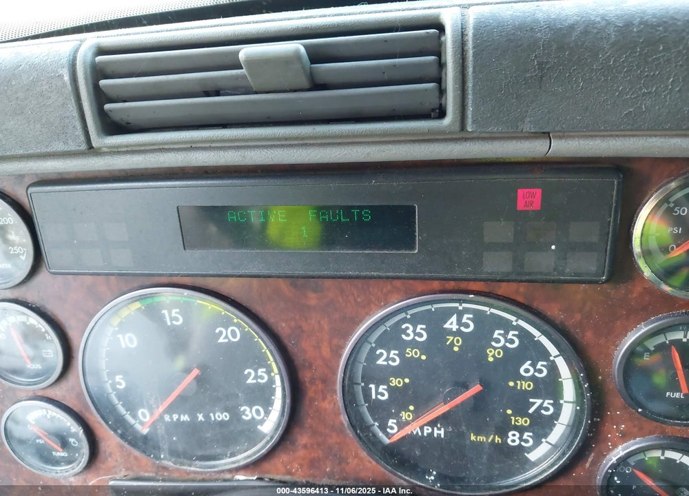 2000 FREIGHTLINER CONVENTIONAL FLC120 VIN: 1FUYSSZB1YPB95943