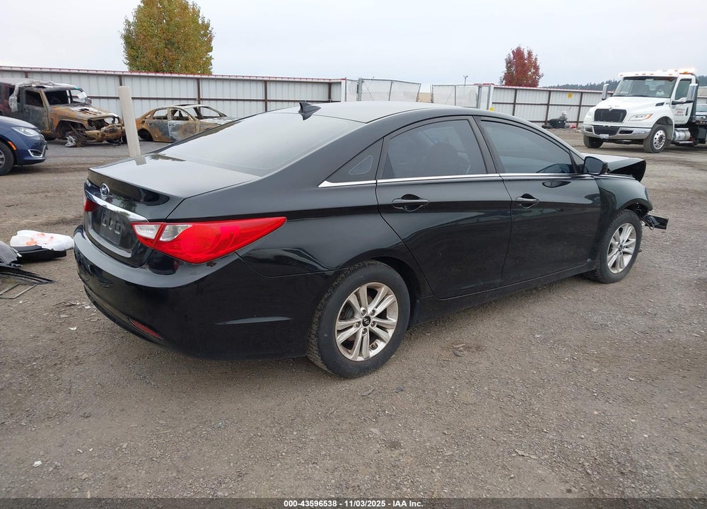 2013 HYUNDAI SONATA GLS VIN: 5NPEB4AC2DH710915
