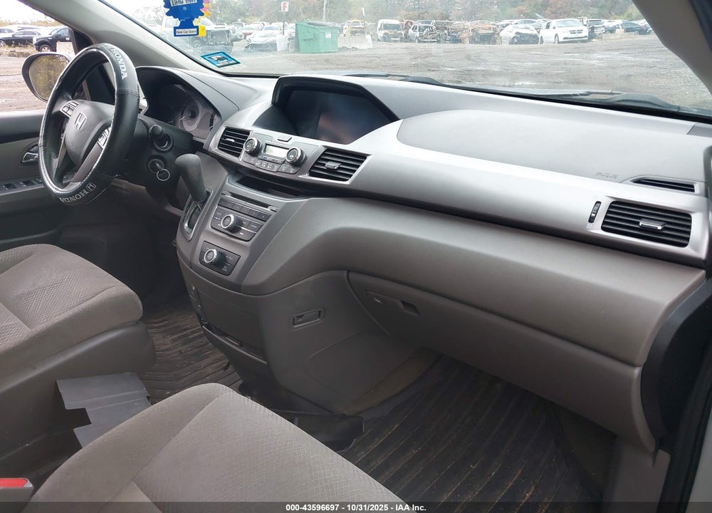 2015 HONDA ODYSSEY LX VIN: 5FNRL5H28FB025434