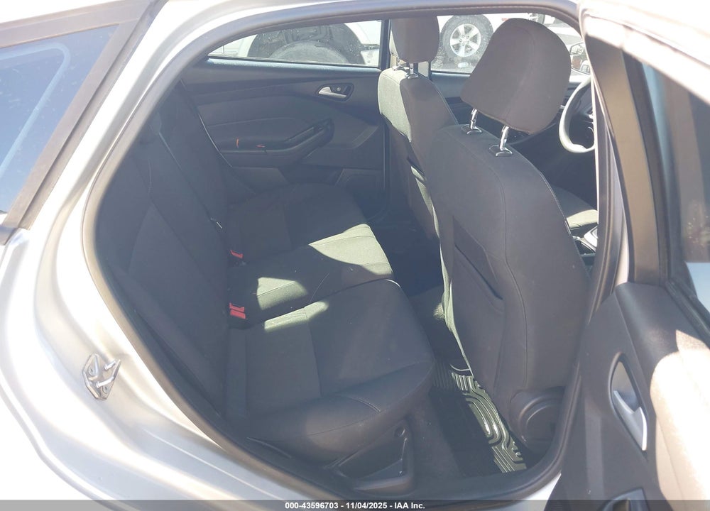2017 FORD FOCUS SE VIN: 1FADP3K27HL283722