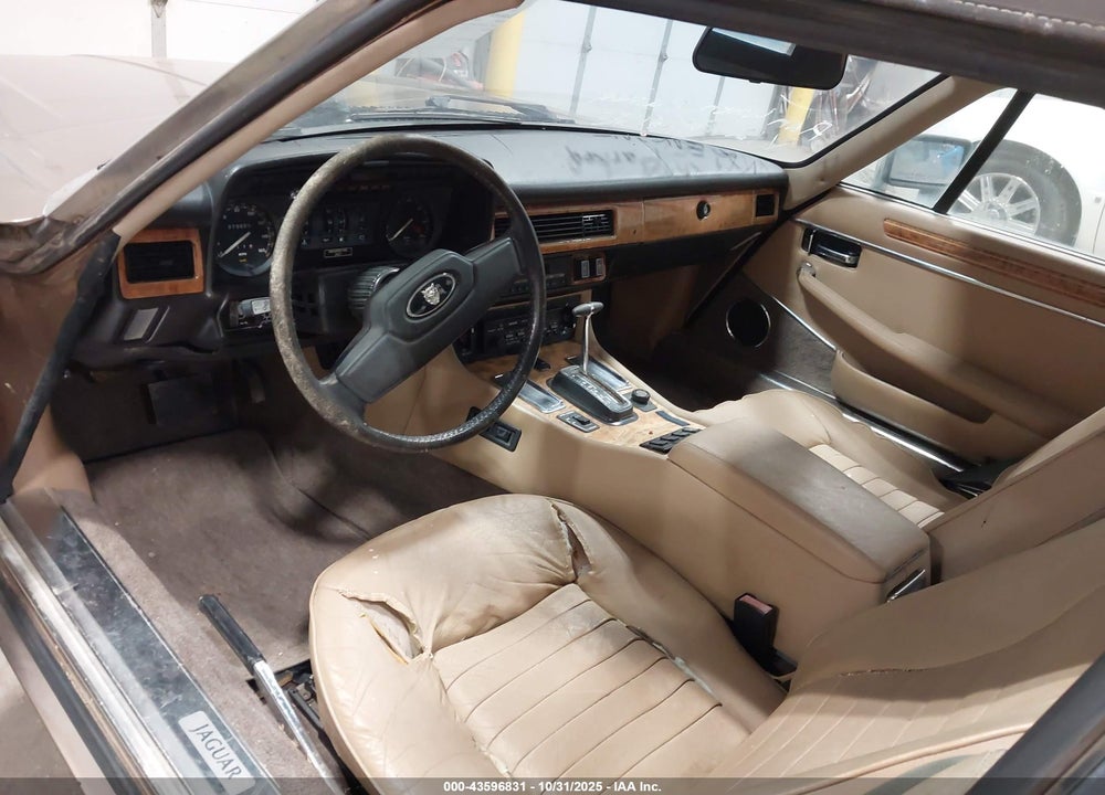 1988 JAGUAR XJS VIN: SAJNV5845JC146973
