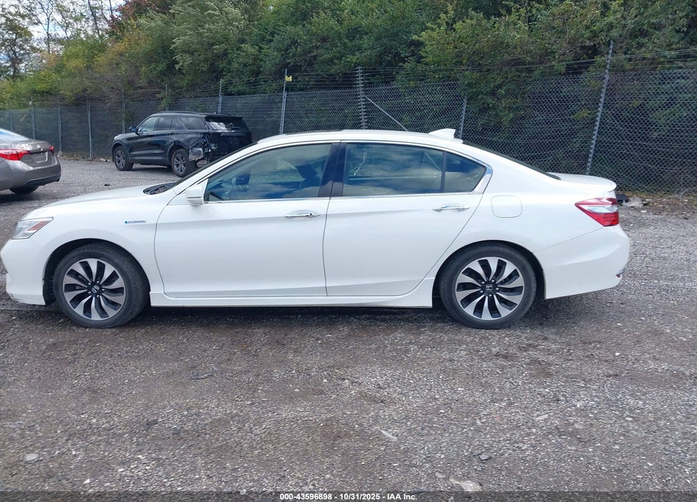 2017 HONDA ACCORD HYBRID TOURING VIN: JHMCR6F77HC001147