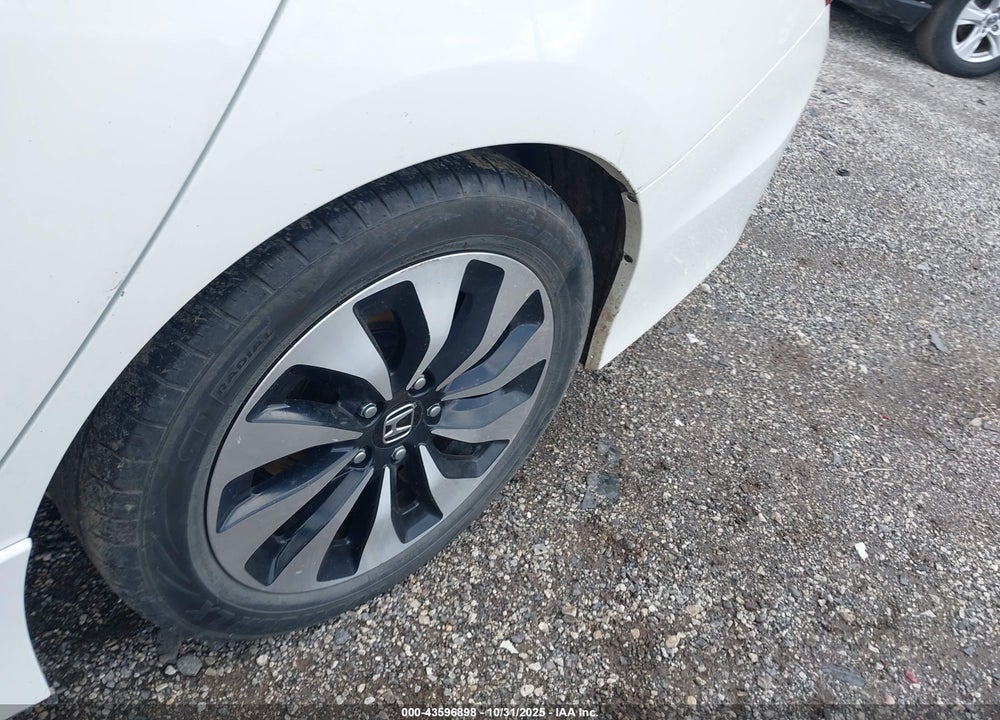 2017 HONDA ACCORD HYBRID TOURING VIN: JHMCR6F77HC001147