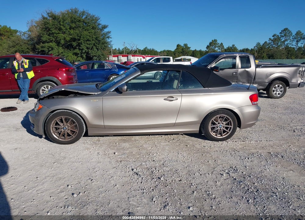 2011 BMW 128I VIN: WBAUL7C52BVM81168