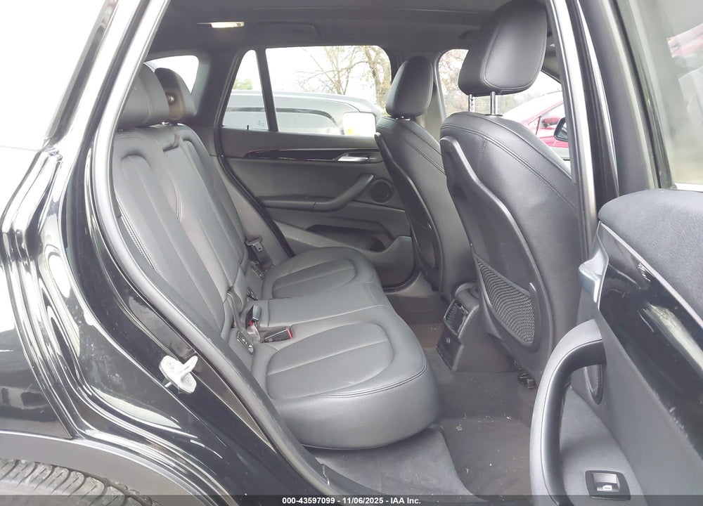 2016 BMW X1 XDRIVE28I VIN: WBXHT3C32G5E50043
