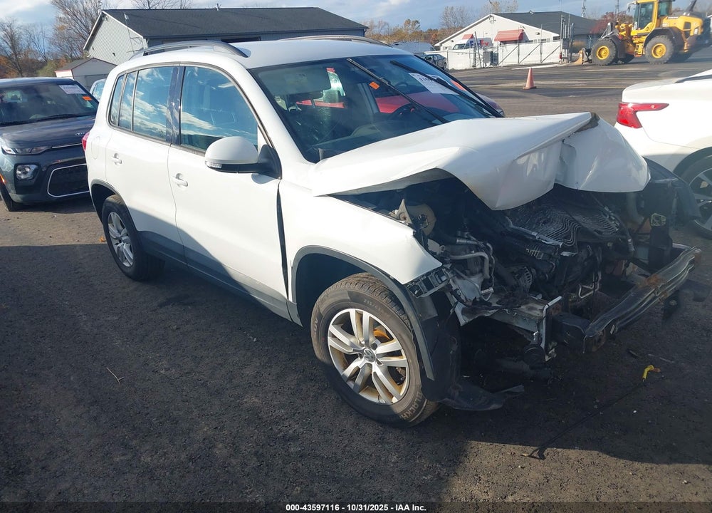 2015 VOLKSWAGEN TIGUAN S VIN: WVGAV7AX8FW582179
