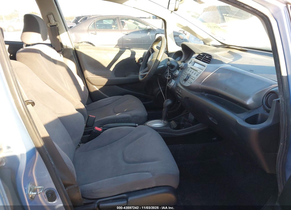 2009 HONDA FIT VIN: JHMGE88239S062769