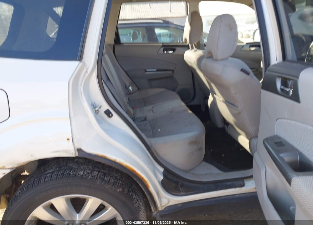2011 SUBARU FORESTER VIN: JF2SHBDC9BG720927