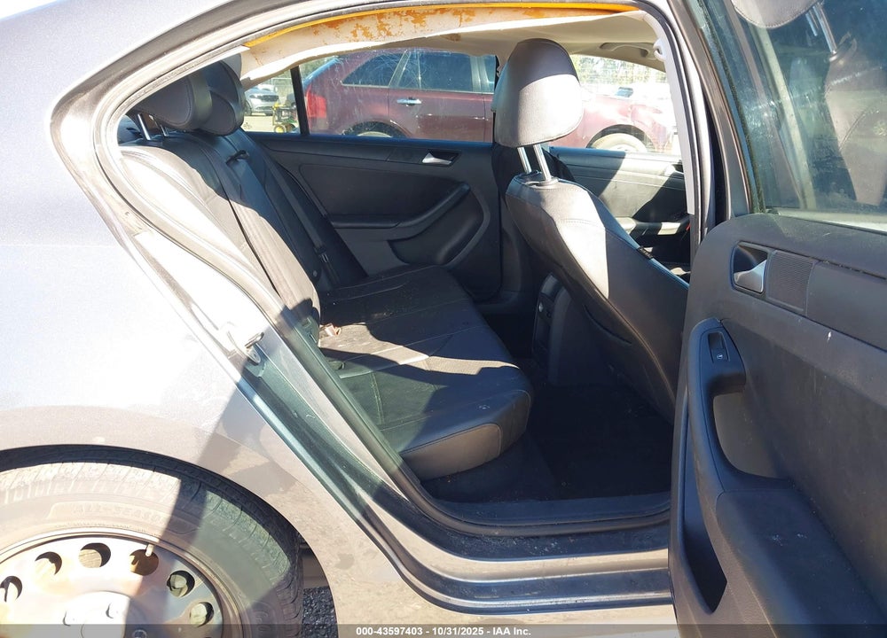 2014 VOLKSWAGEN JETTA VIN: 3VWD17AJ5EM230309