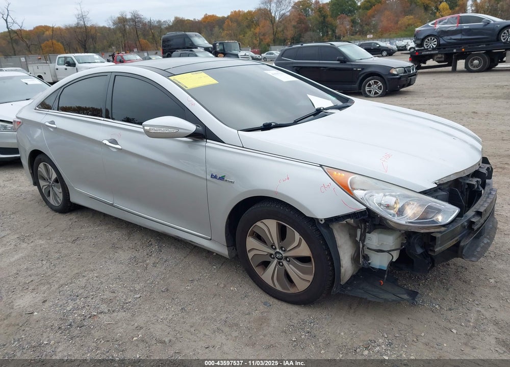 2015 HYUNDAI SONATA HYBRID LIMITED VIN: KMHEC4A40FA124760