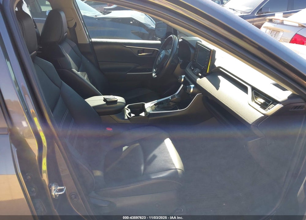 2021 TOYOTA RAV4 XLE PREMIUM VIN: 2T3C1RFV5MW181809