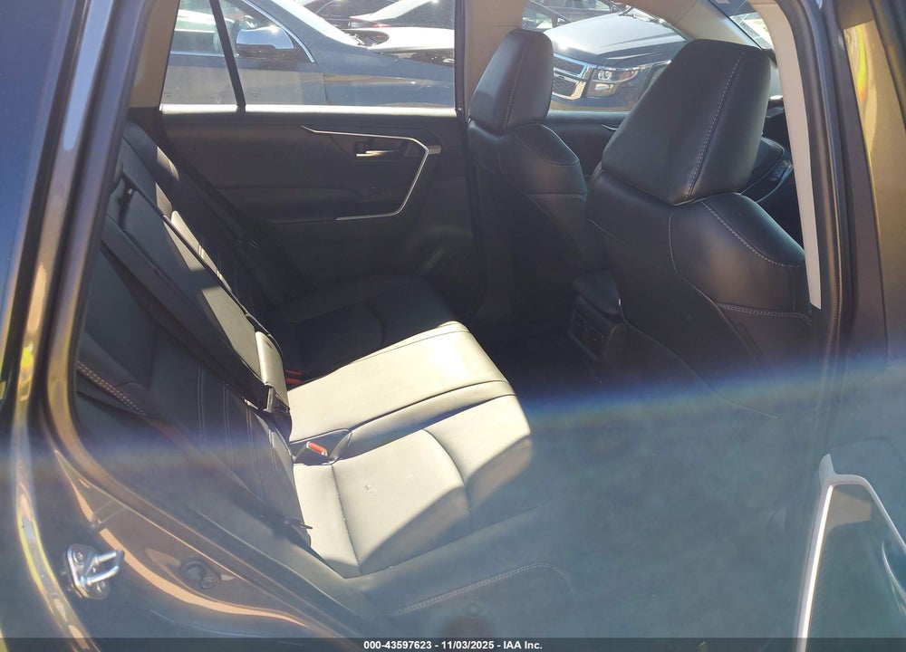 2021 TOYOTA RAV4 XLE PREMIUM VIN: 2T3C1RFV5MW181809