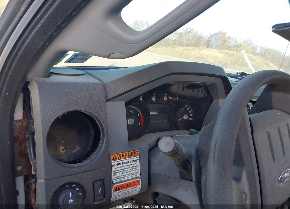 2016 FORD F-450 CHASSIS XL VIN: 1FDUF4GT1GED32643