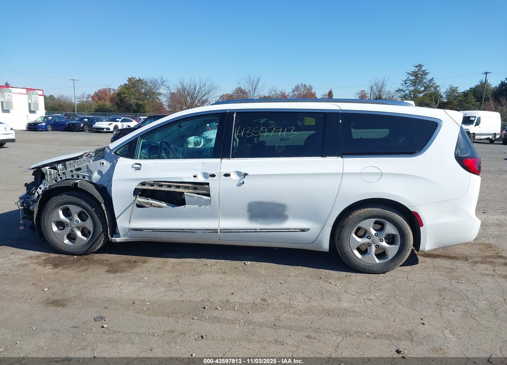 2017 CHRYSLER PACIFICA TOURING L PLUS VIN: 2C4RC1EG2HR669771