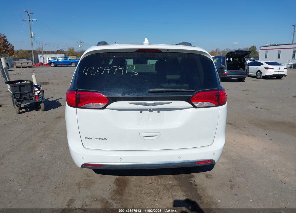 2017 CHRYSLER PACIFICA TOURING L PLUS VIN: 2C4RC1EG2HR669771