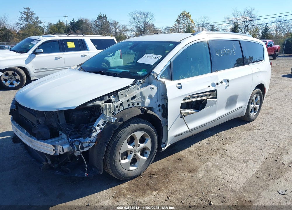 2017 CHRYSLER PACIFICA TOURING L PLUS VIN: 2C4RC1EG2HR669771