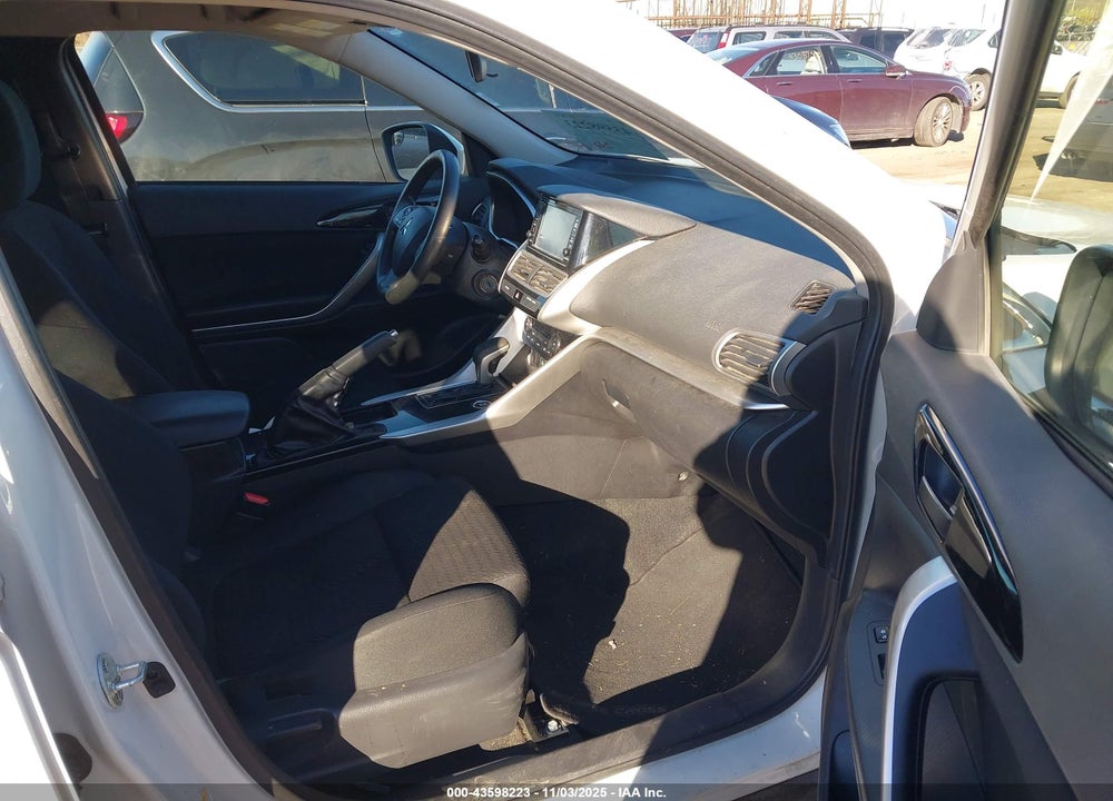2019 MITSUBISHI ECLIPSE CROSS ES VIN: JA4AT3AA5KZ016935