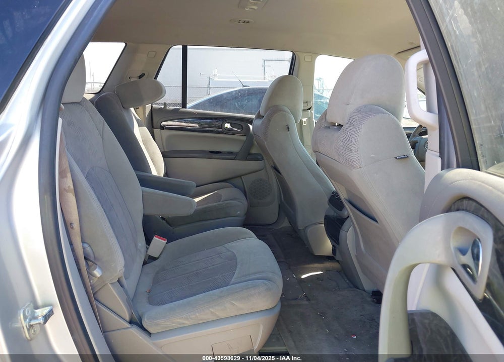 2014 BUICK ENCLAVE CONVENIENCE VIN: 5GAKRAKD7EJ281088