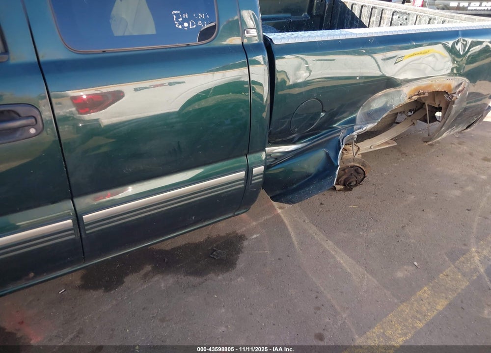 2001 CHEVROLET SILVERADO 1500 LS VIN: 1GCEK19T41E185841
