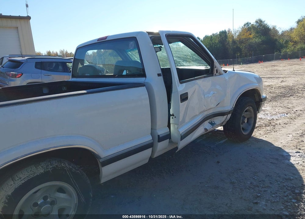 1995 CHEVROLET S TRUCK S10 VIN: 1GCCS1447S8134924