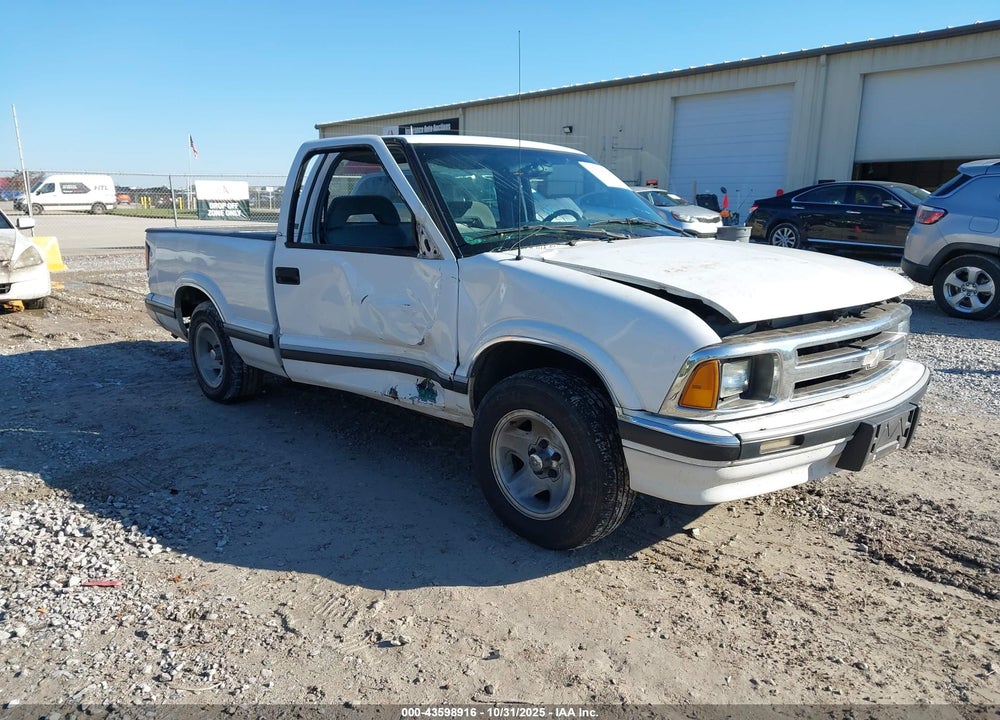 1995 CHEVROLET S TRUCK S10 VIN: 1GCCS1447S8134924
