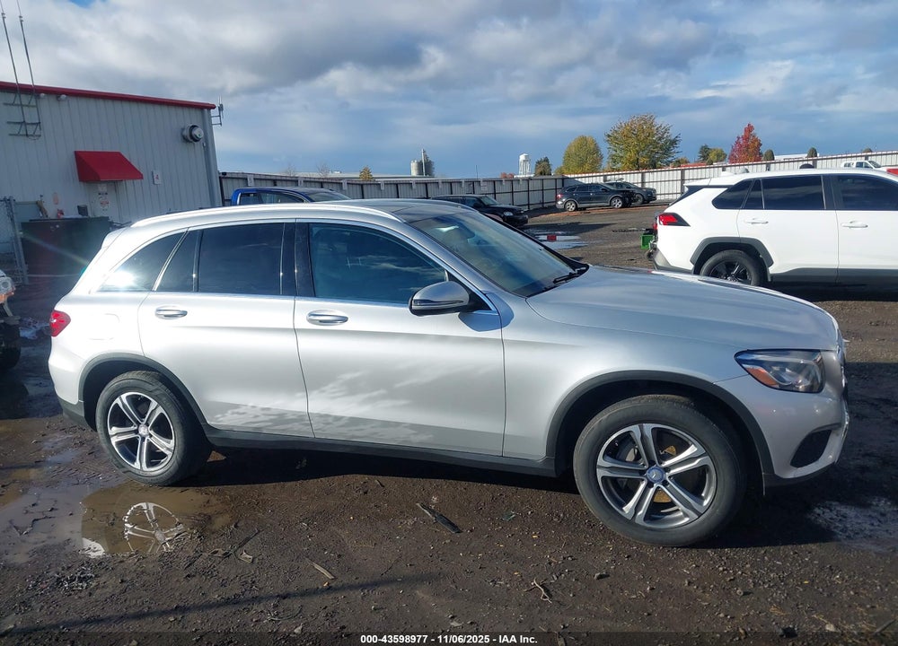 2017 MERCEDES-BENZ GLC 300 4MATIC VIN: WDC0G4KB7HF143192