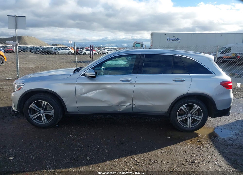2017 MERCEDES-BENZ GLC 300 4MATIC VIN: WDC0G4KB7HF143192
