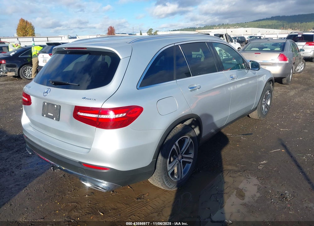 2017 MERCEDES-BENZ GLC 300 4MATIC VIN: WDC0G4KB7HF143192