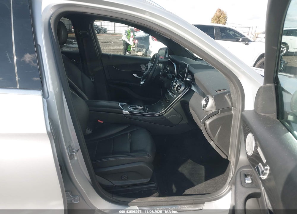 2017 MERCEDES-BENZ GLC 300 4MATIC VIN: WDC0G4KB7HF143192