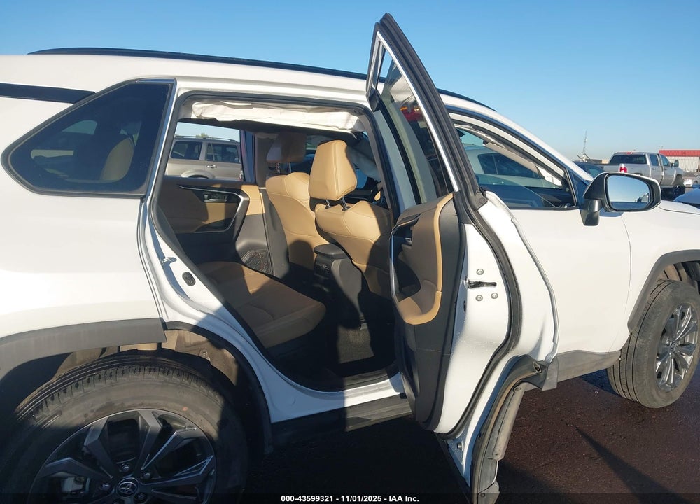 2023 TOYOTA RAV4 HYBRID XLE PREMIUM VIN: 4T3B6RFV8PU113568